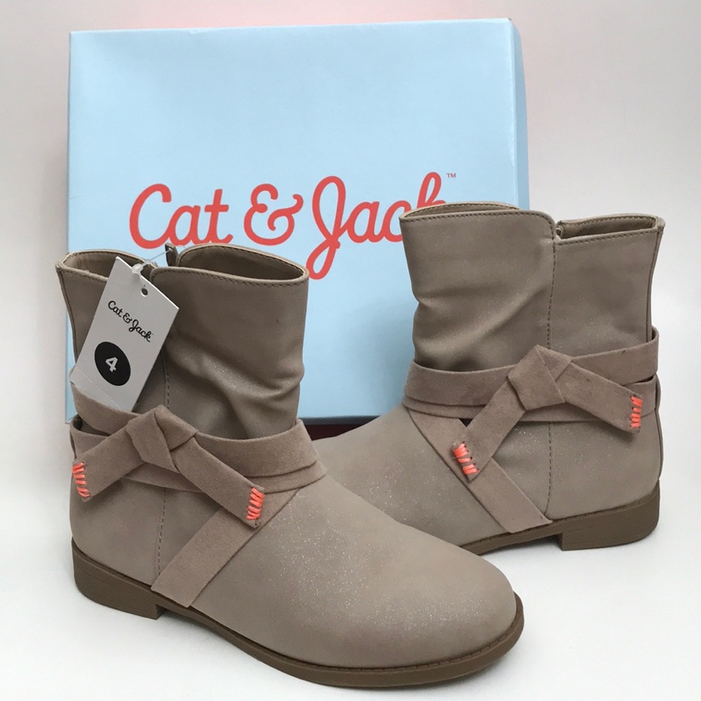 NWT Girl’s Cat and Jack Boots